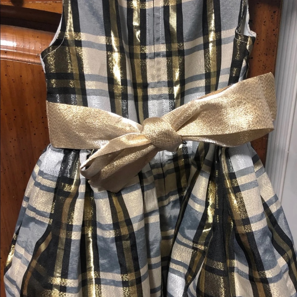 Girls dress - Picture 3 of 4